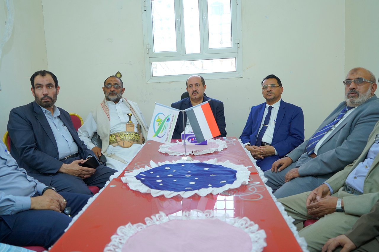 نائب وزير الشؤون الاجتماعية والعمل يزور مؤسسة البصيرة الخيرية ويشيد بإنجازاتها الإنسانية